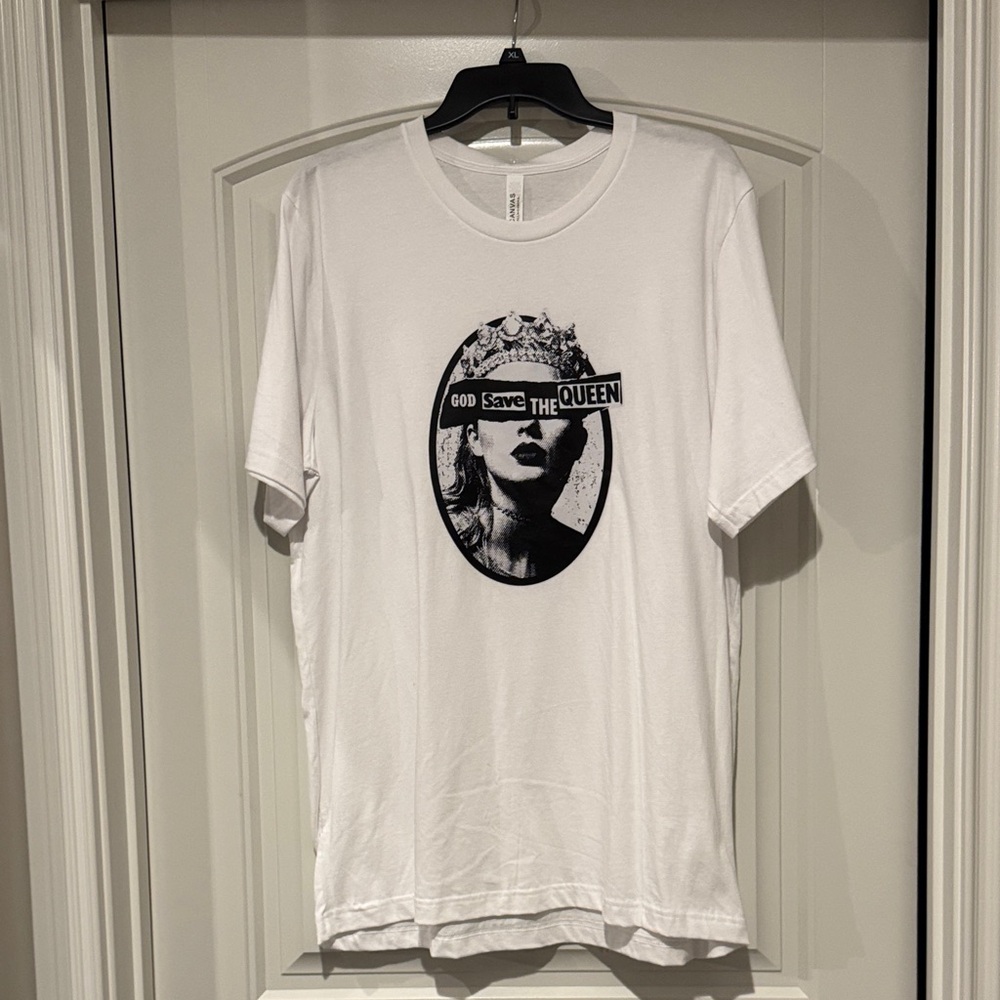 GOD SAVE THE QUEEN white t shirt. Taylor Swift
